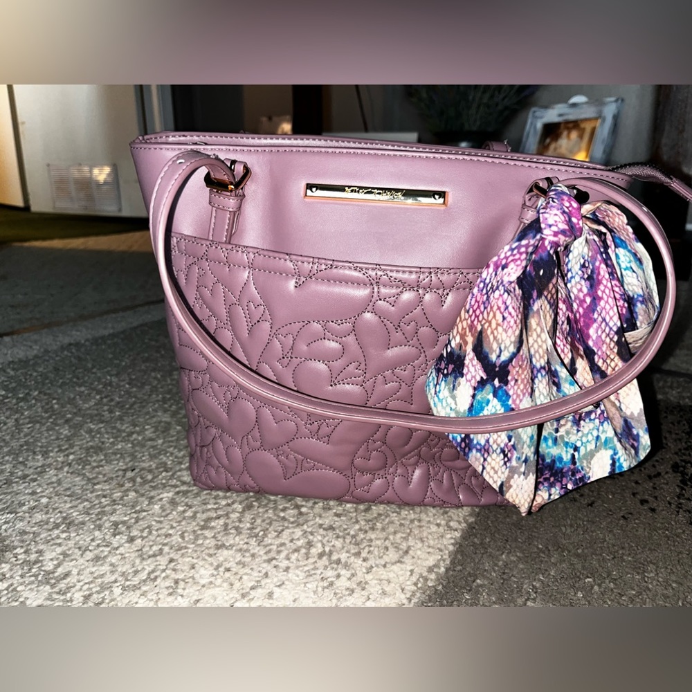 Betsey Johnson shoulder bag  EUC very clean and cute